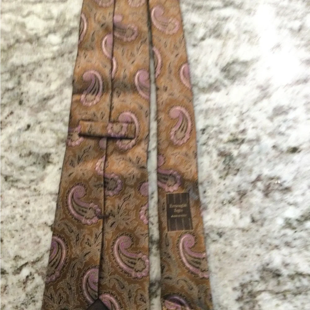 Ermenegildo Zegna Brown Paisley Silk Tie with Pink Accents